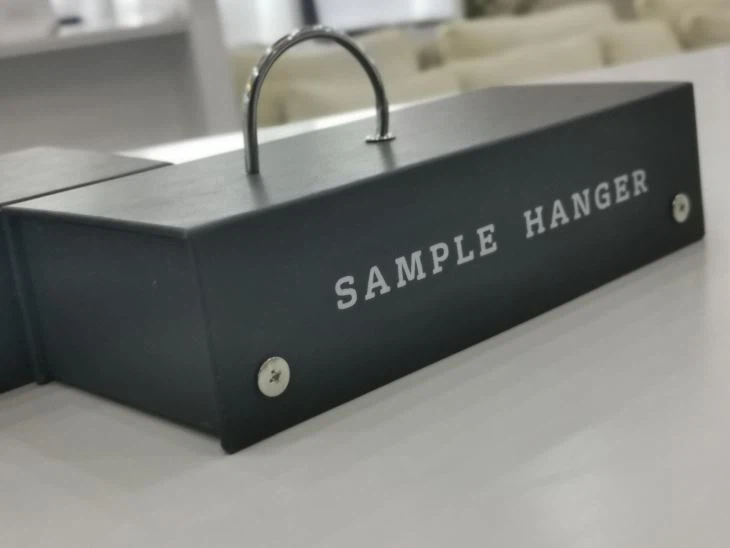 High Quality Showing Sample Hanger